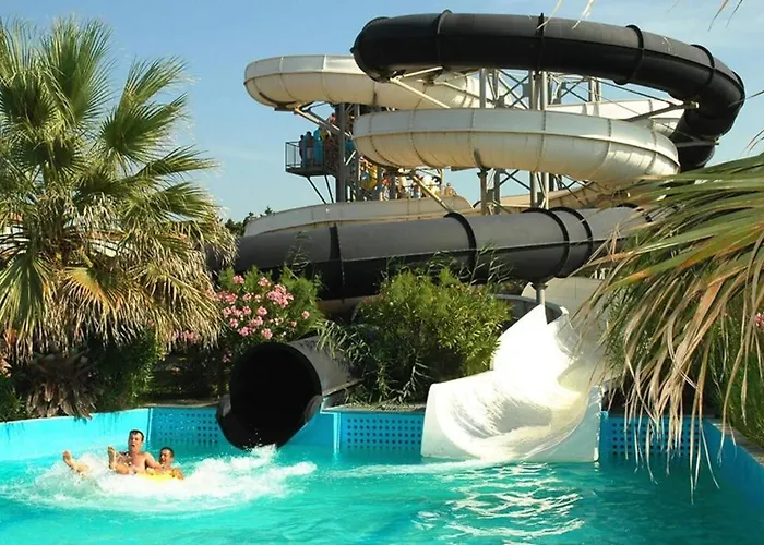 Joli studio rénové avec WIFI parking piscine